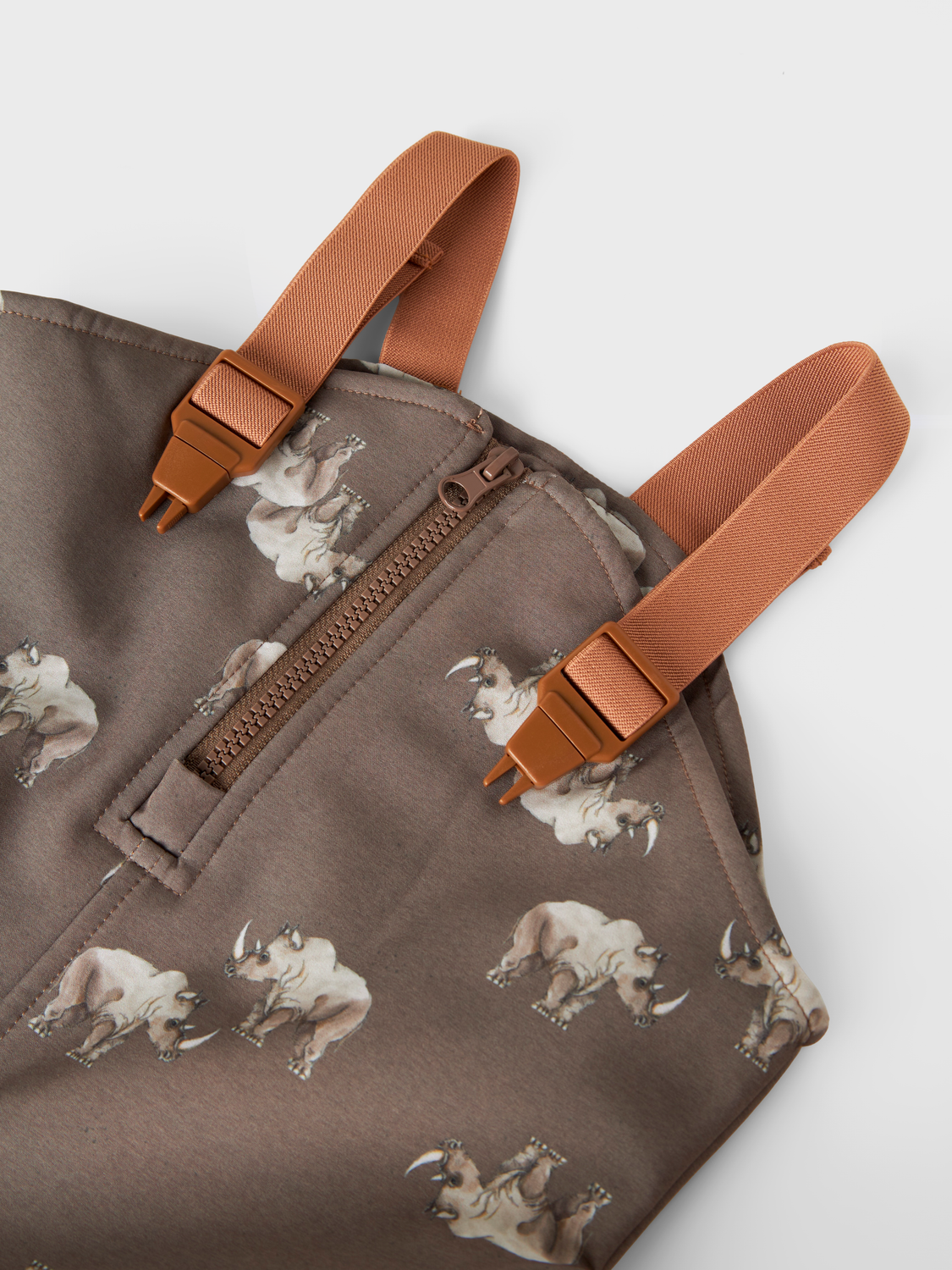 model_shot-front_full